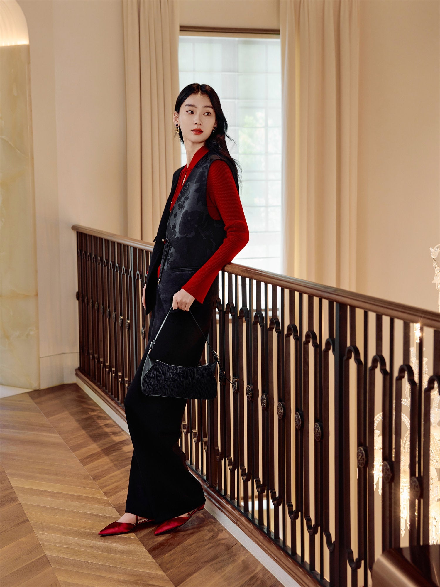 Silk and Wool Jacquard Vest | Black
