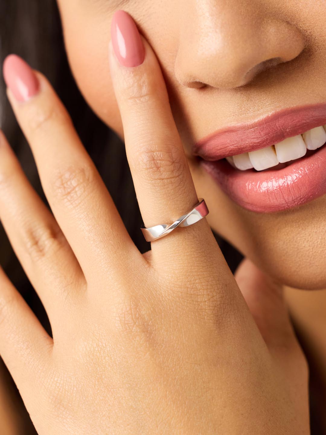 Eliora Band Ring | Rhodium on Brass
