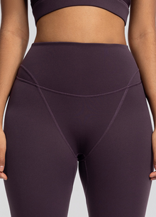 High-Waisted Stretch Performance Leggings | Midnight Plum