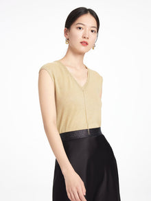 V-neck Slim Knit Vest | Golden