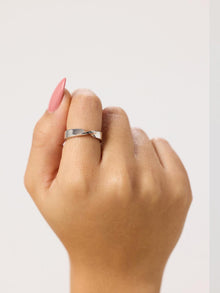 Eliora Band Ring | Rhodium on Brass