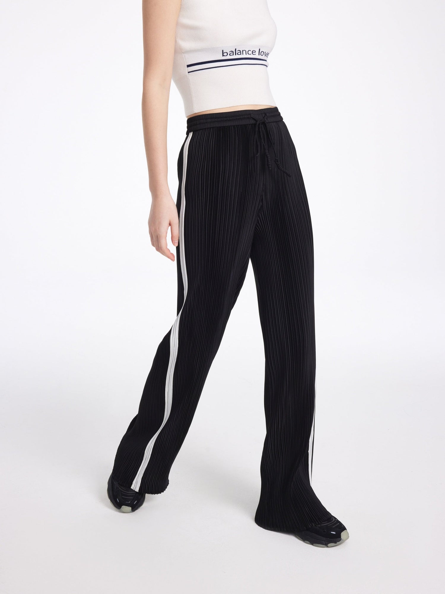 Wide-Leg Straight Pants | Black