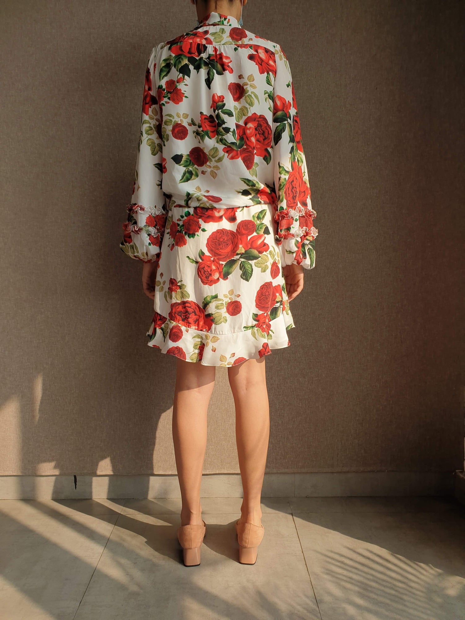Short Dress | White/Red Roses
