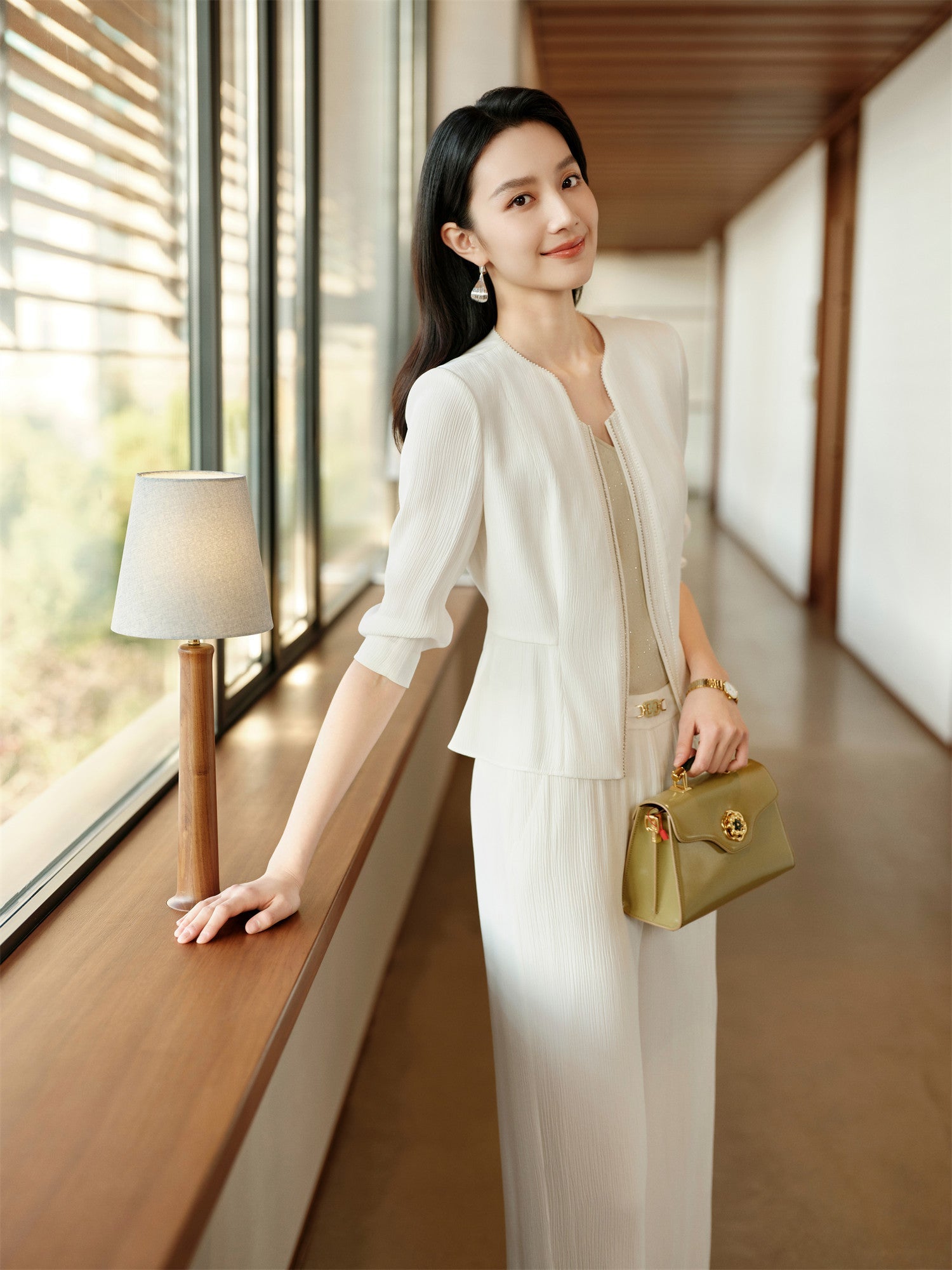 Collarless Short Jacket | White