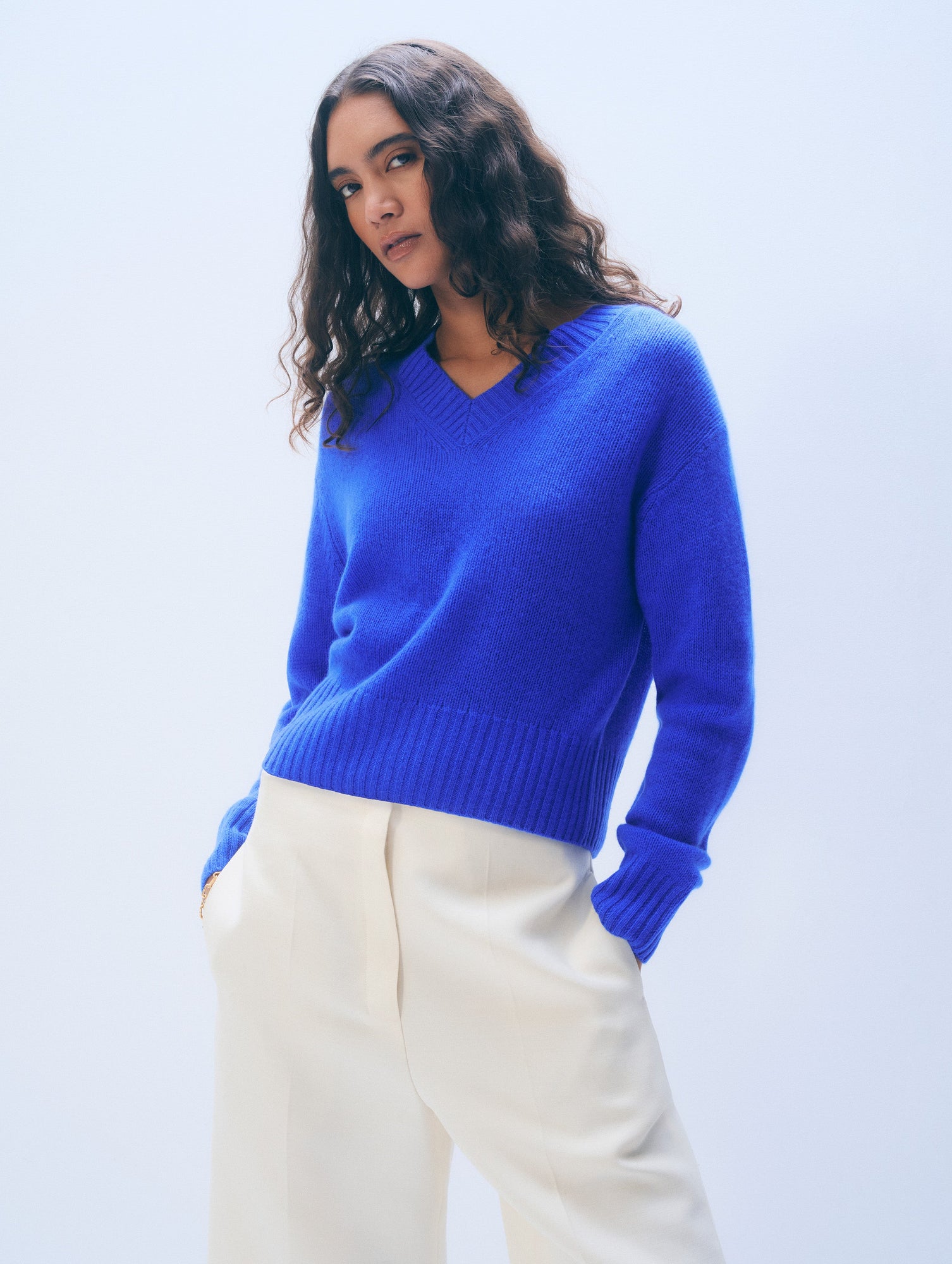 Cashmere Featherweight V Neck | Cobalt Blue