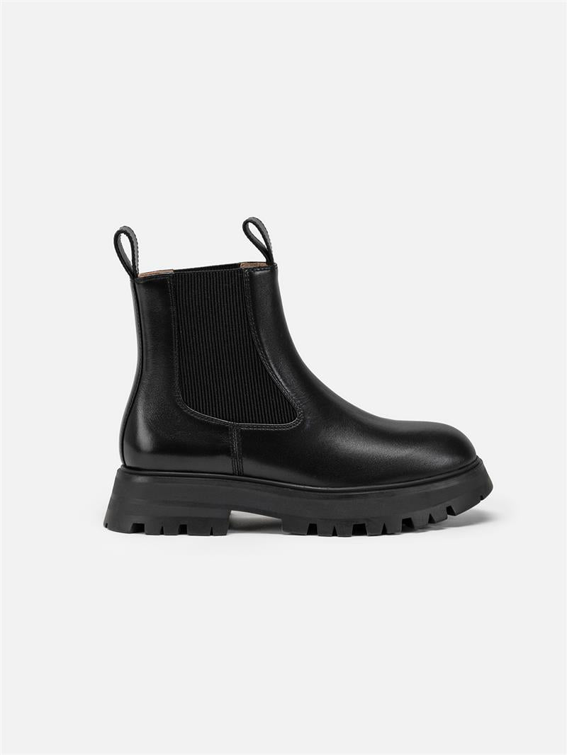 Slip-On Chelsea Boots Minimalist Solid Color | Black