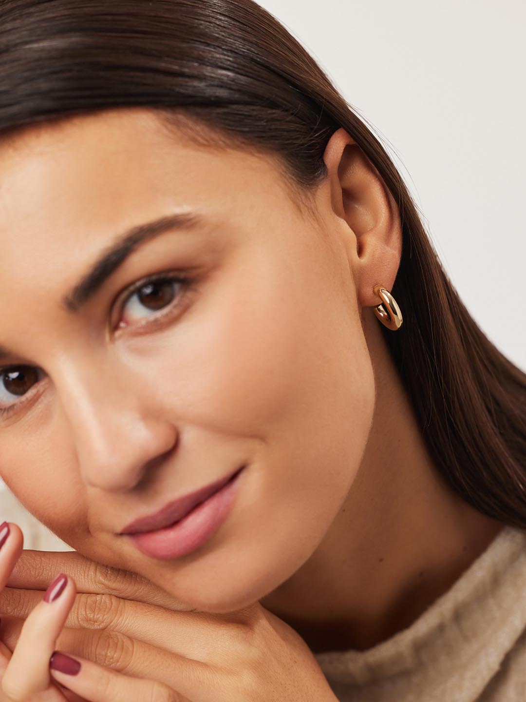 Bold C-Small Chunky Hoop Earrings | 10K Solid Gold