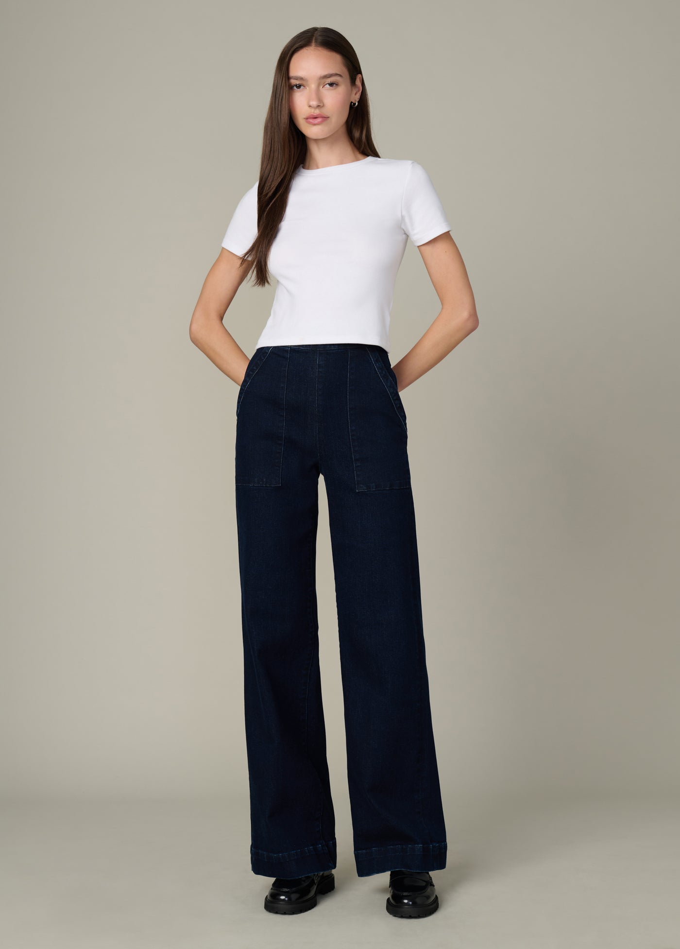 The Side Zip Wide Leg Don’t Worry – stylish high rise wide leg jeans for a modern look.