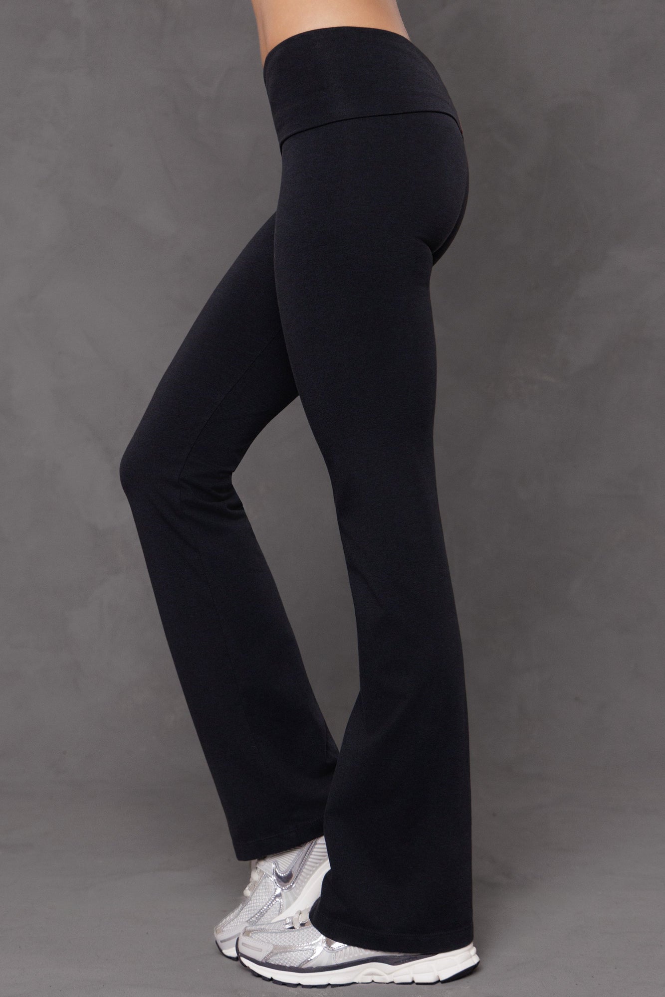 Women | Rolldown Bootleg Flare Pant | Charcoal/Jet