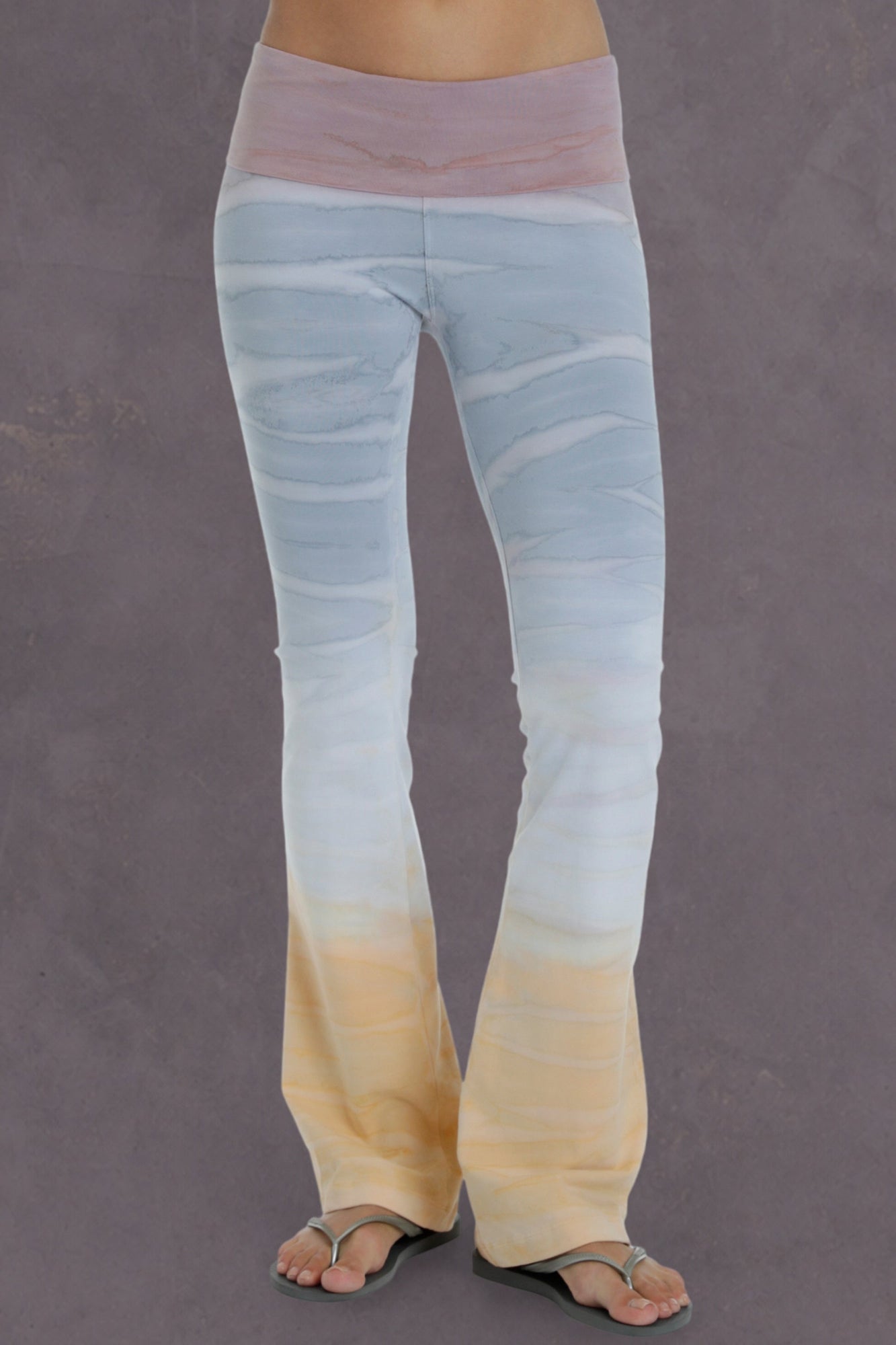 Women | Rolldown Bootleg Flare Pant | Rainbow Horizon 47