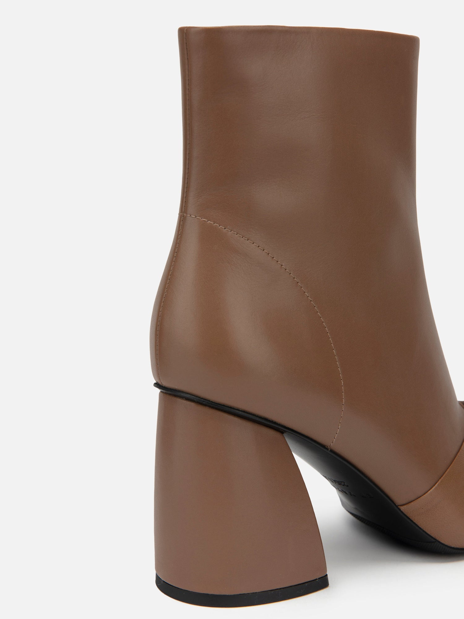 Knotted Toe Boots | Brown