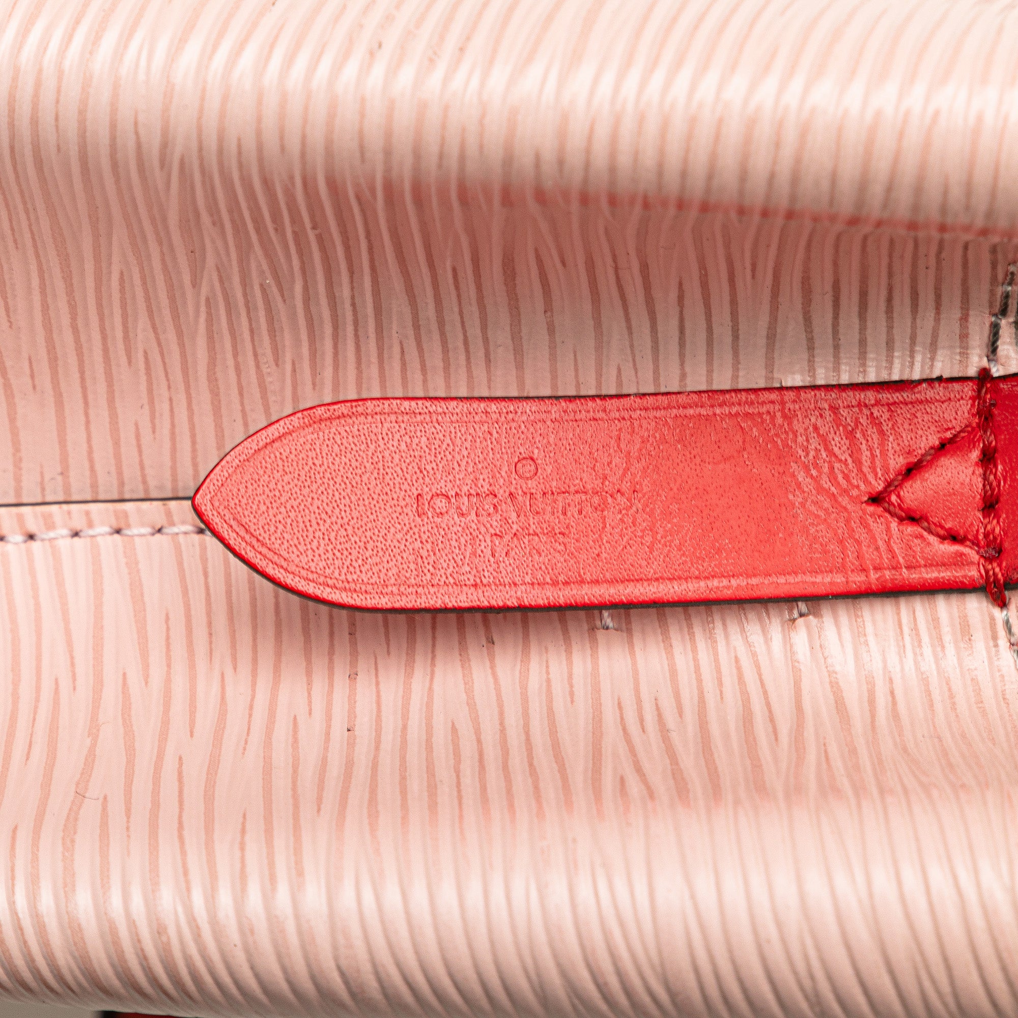 Louis Vuitton | Pre-Owned Epi Neonoe BB | Pink