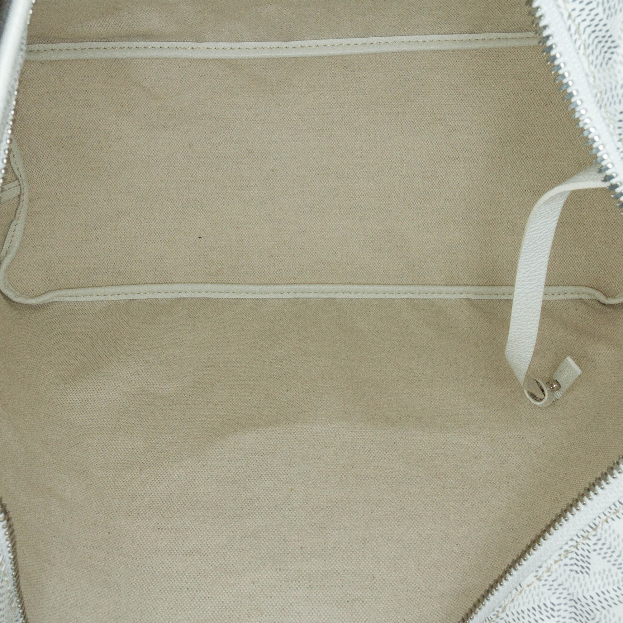 Goyard | Pre-Owned Goyardine Boheme Hobo | White