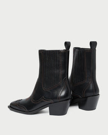 Color: Black/Brown