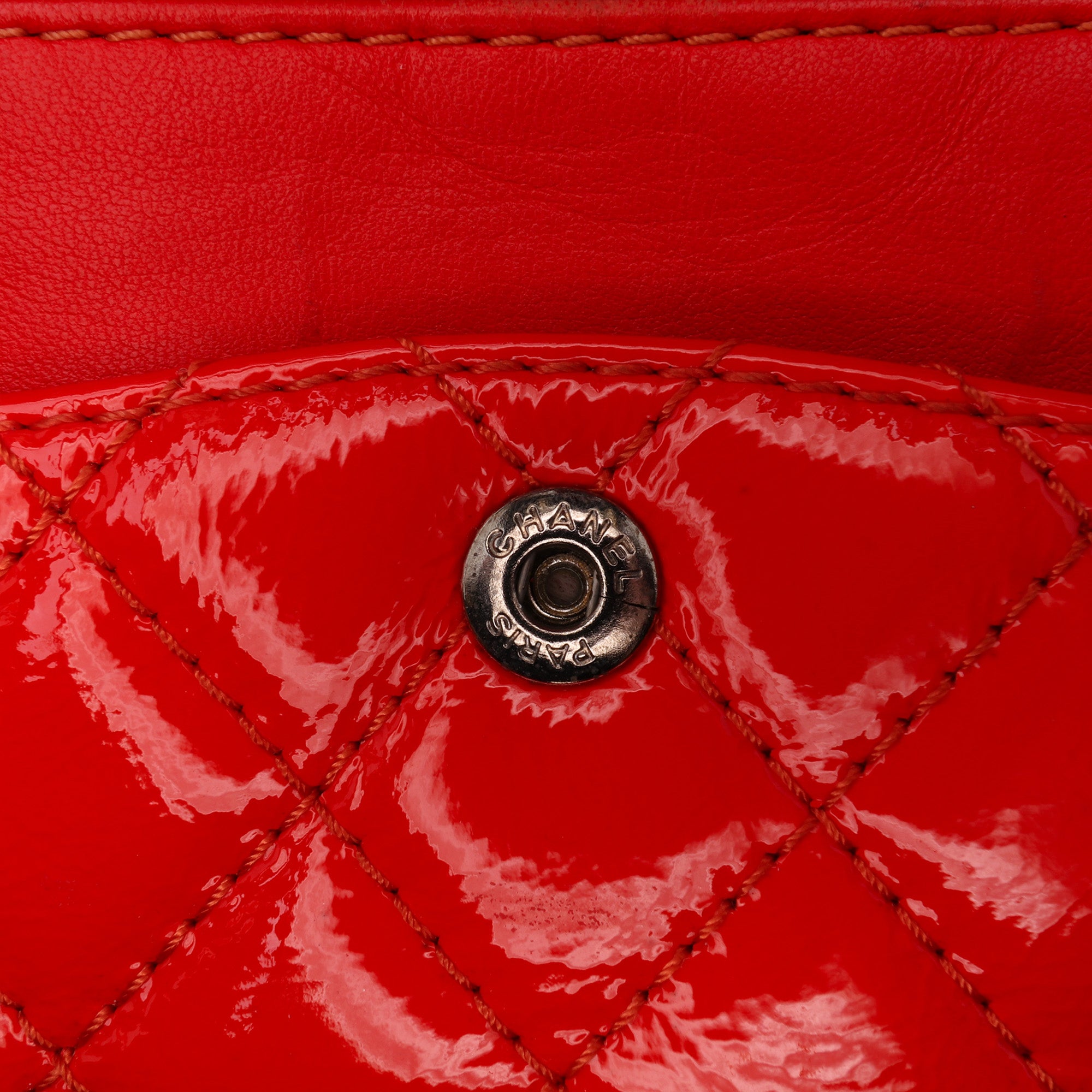 Chanel | Pre-Owned Reissue 2.55 Patent Double Flap 225 | Red