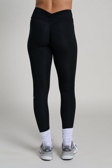 Fabletics | Booty Scrunch Pureluxe V-Back Legging | Black
