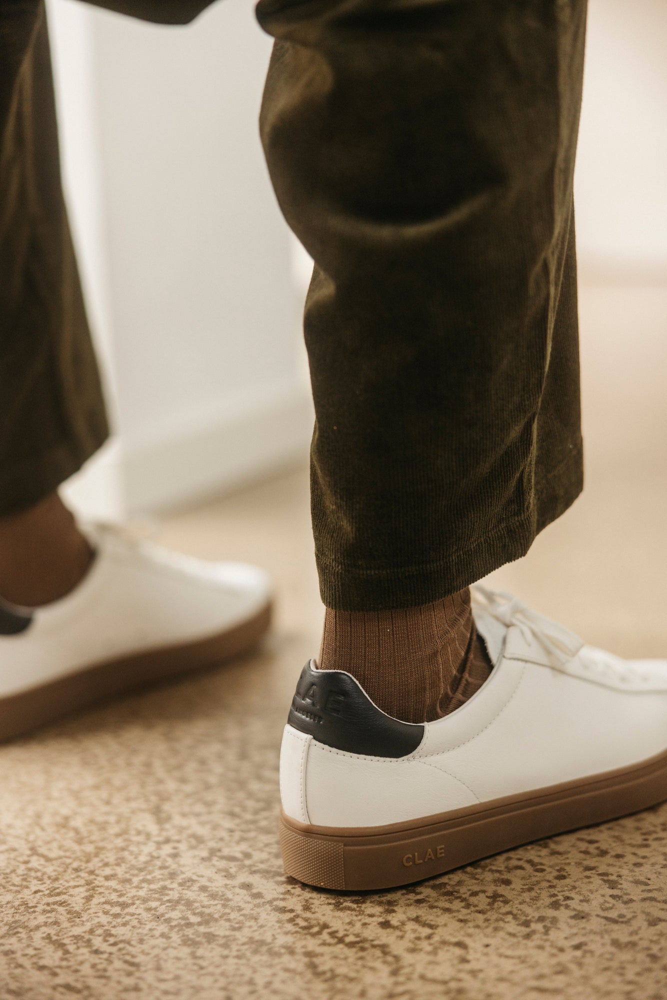 Unisex | Bradley | White Black Dark Gum