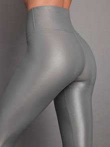 Carbon38 | High Rise 7/8 Legging in Takara Shine | Steel Grey