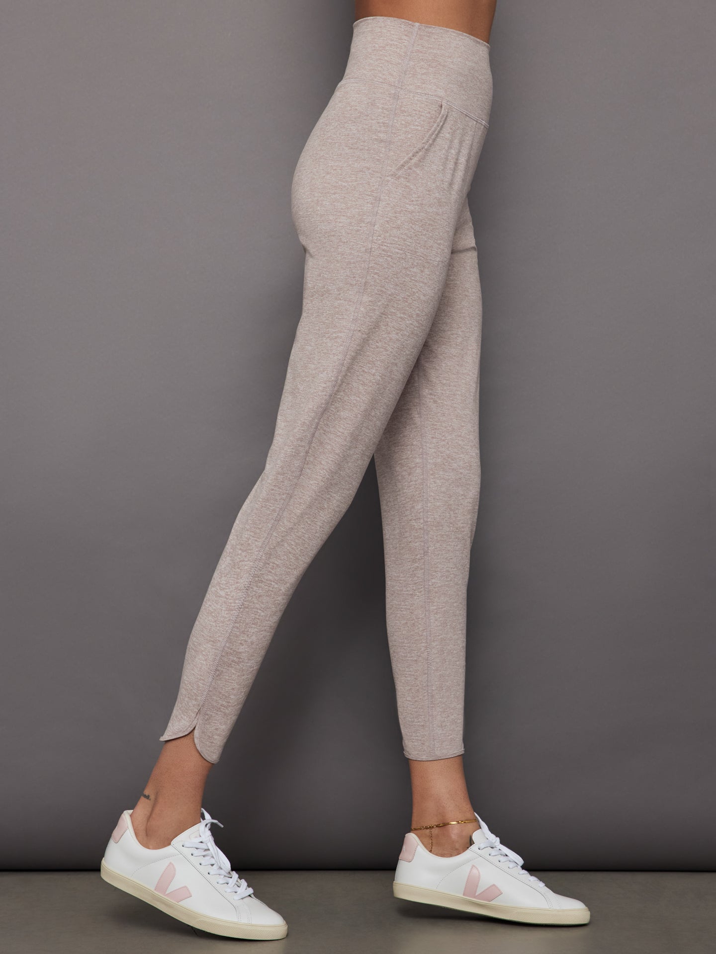 Carbon38 | Jogger in Heather Melt | Oatmeal Heather