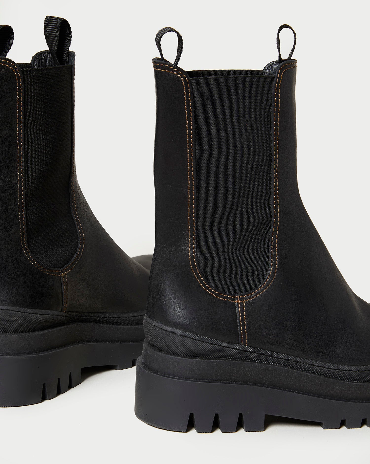 Carlota Chunky Lug Boot | Black/Black