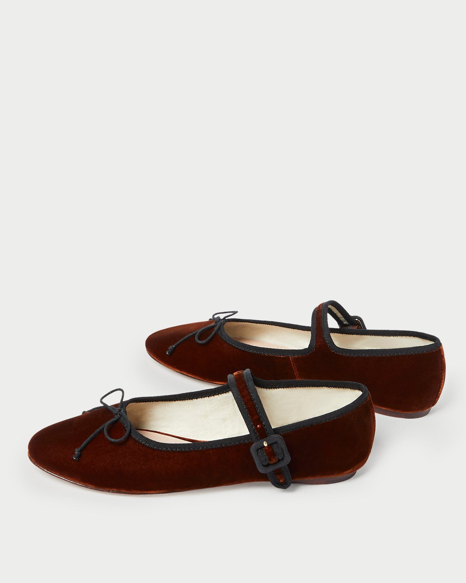 Color: Sienna/Black
