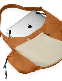 Crescent Crossbody Big (8 L) | Caramel