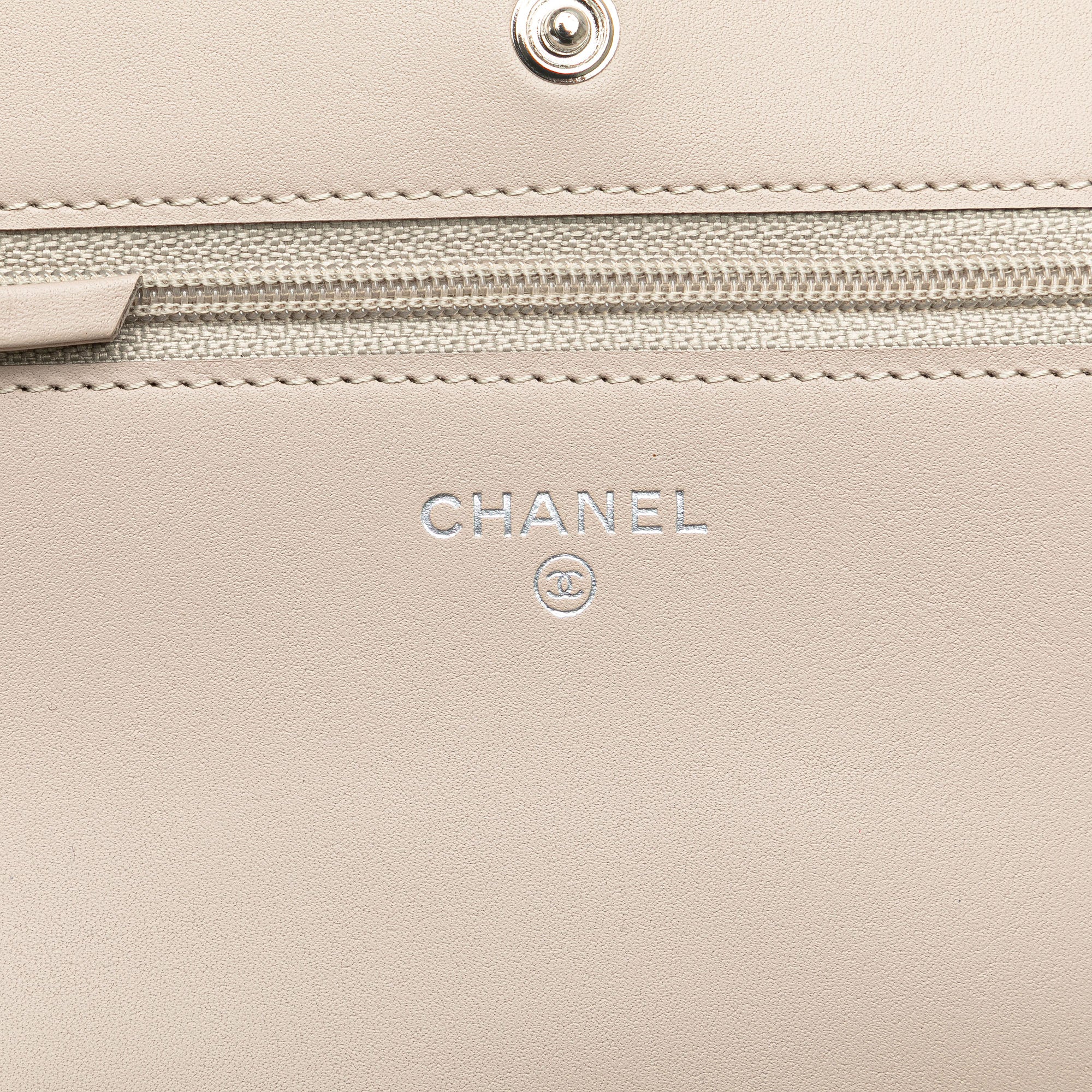 Chanel | Pre-Owned Quilted Calfskin Stitched CC Wallet on Chain | Brown