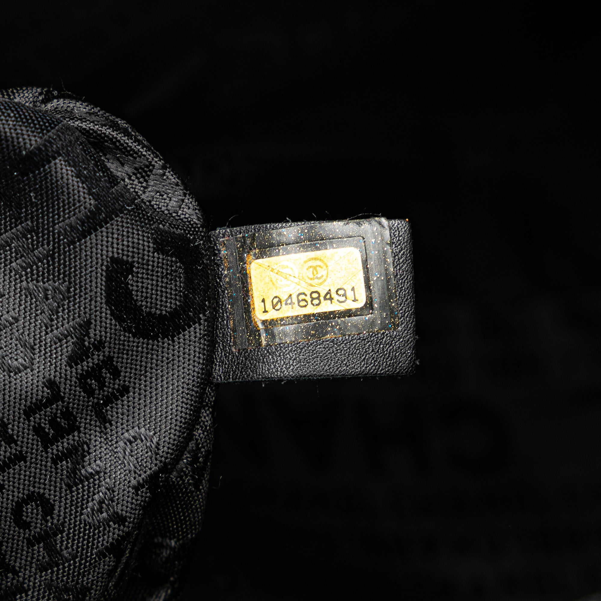 Chanel | Pre-Owned Tweed Camellia Shoulder Bag | GrayBlack
