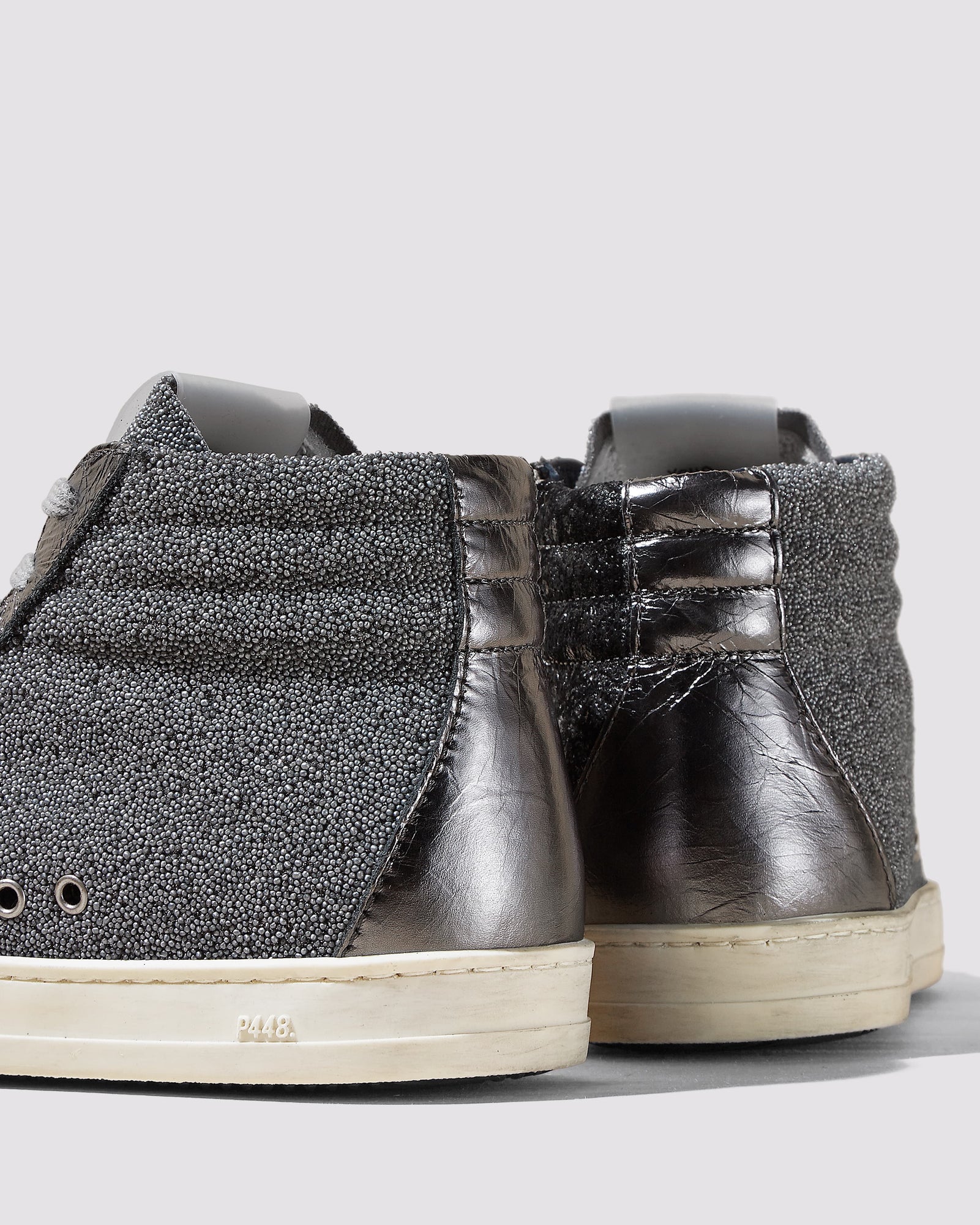 Women | Skate Shar | Silver/Grey