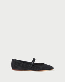 Color: Black/Black