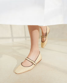 Color: Natural/Brown