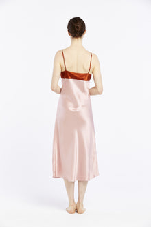 Contrast wide band V-neck long nite | Dusty Rose/Amber