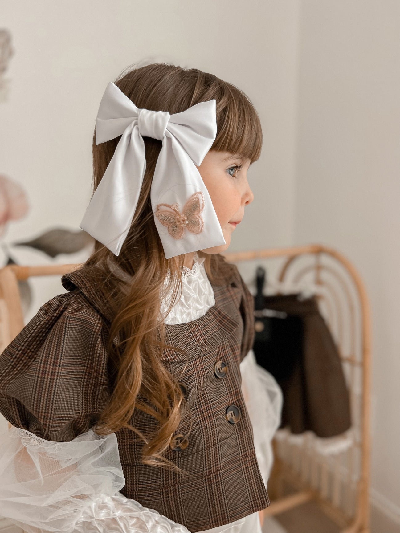 Girl | Anise Satin Embroidered Hair Bows | White