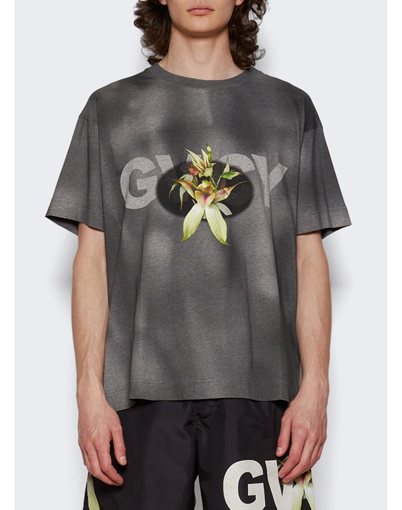 Givenchy | Men | Boxy Short Sleeve Tee | Black (V1)