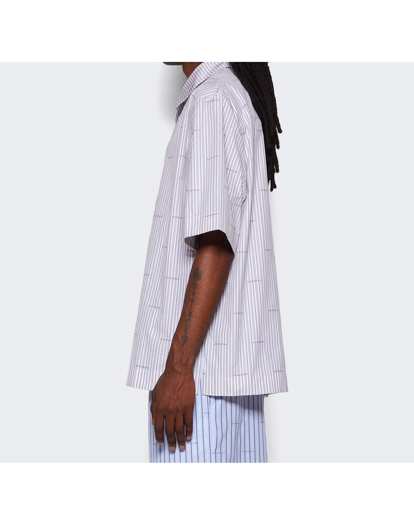 Givenchy | Men | Short Sleeve Boxy Fit Shirt | Grey