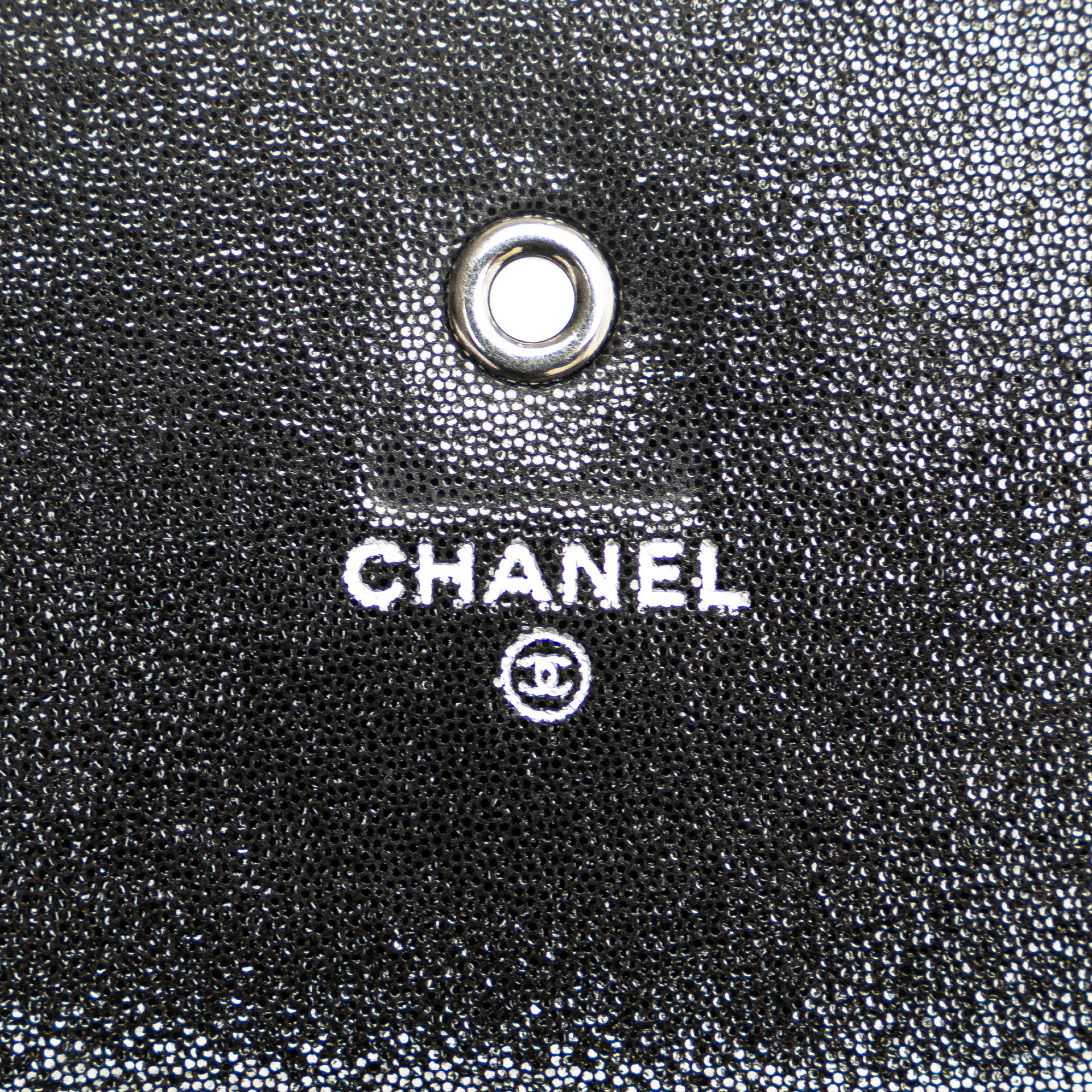 Chanel | Pre-Owned Iridescent Caviar Crystal CC Wallet On Chain | Black