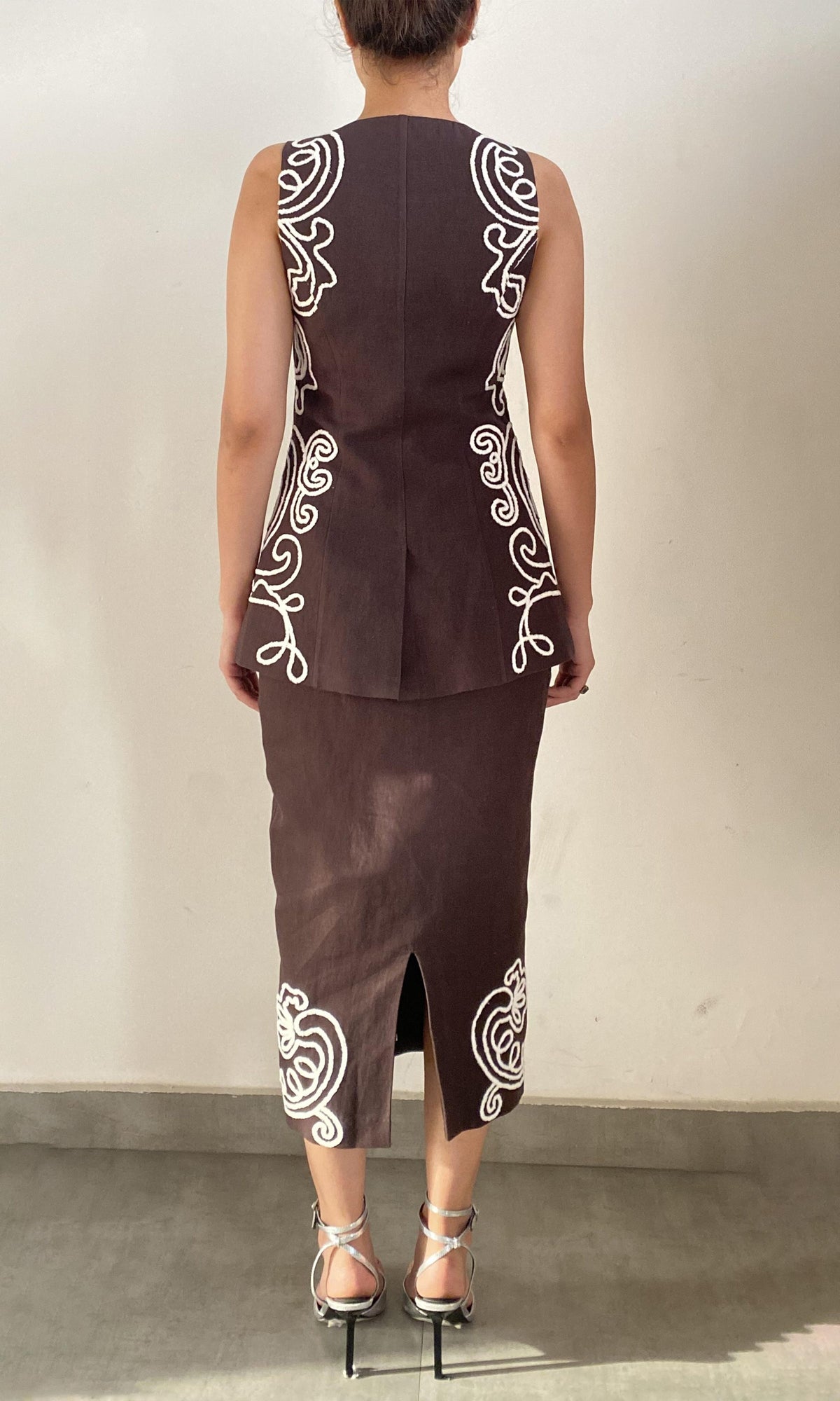 Hemant And Nandita | Ilaya Linen Cotton Fitted Midi Skirt | Brown