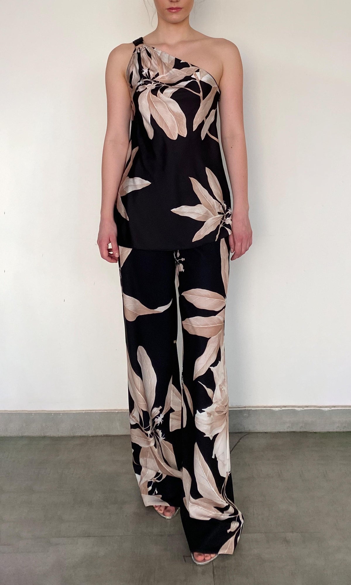 Womens | Niru Polyester Crepe Pants | Black