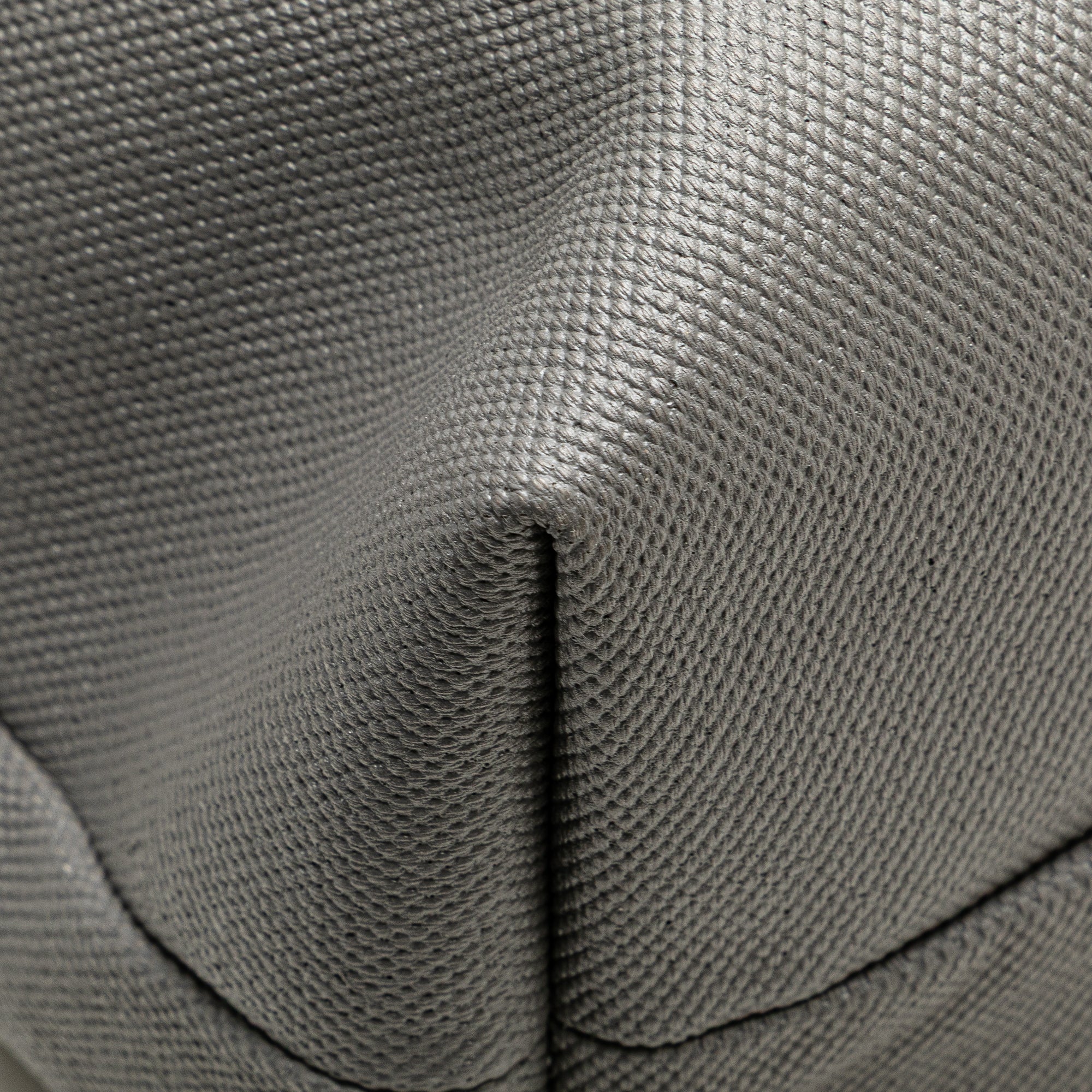 Gucci | Pre-Owned Canvas Embossed Logo Tote | White