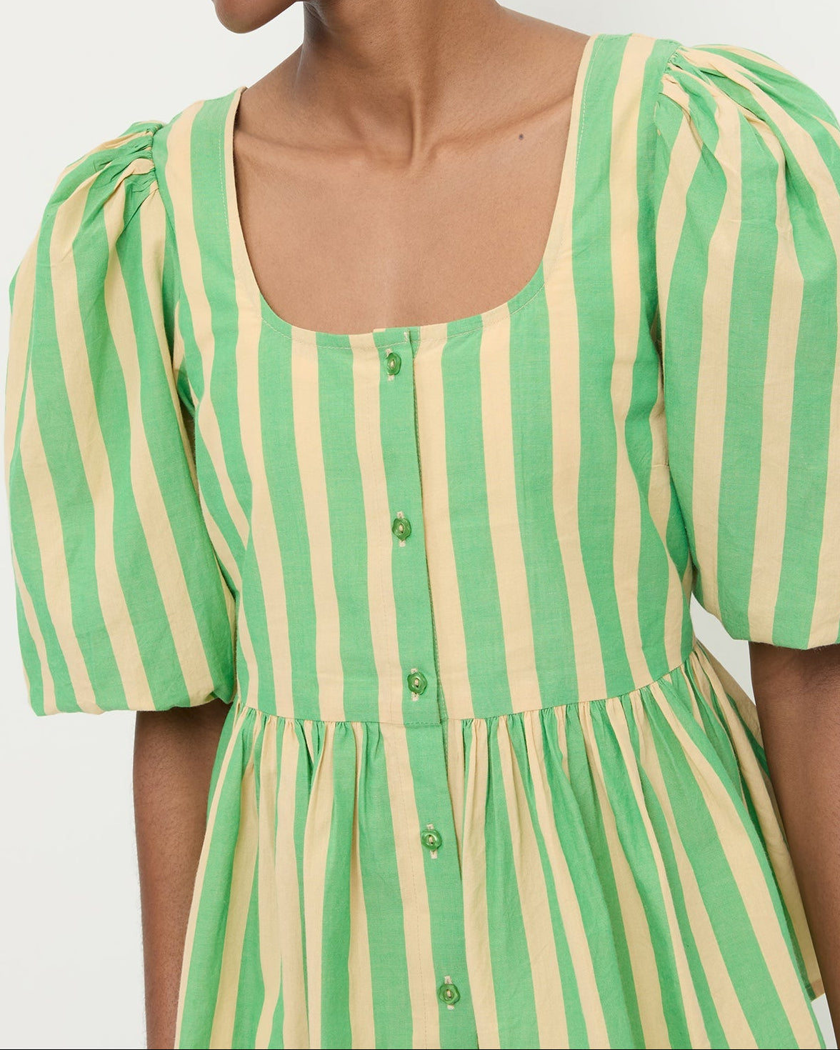 Color: Green/Tan