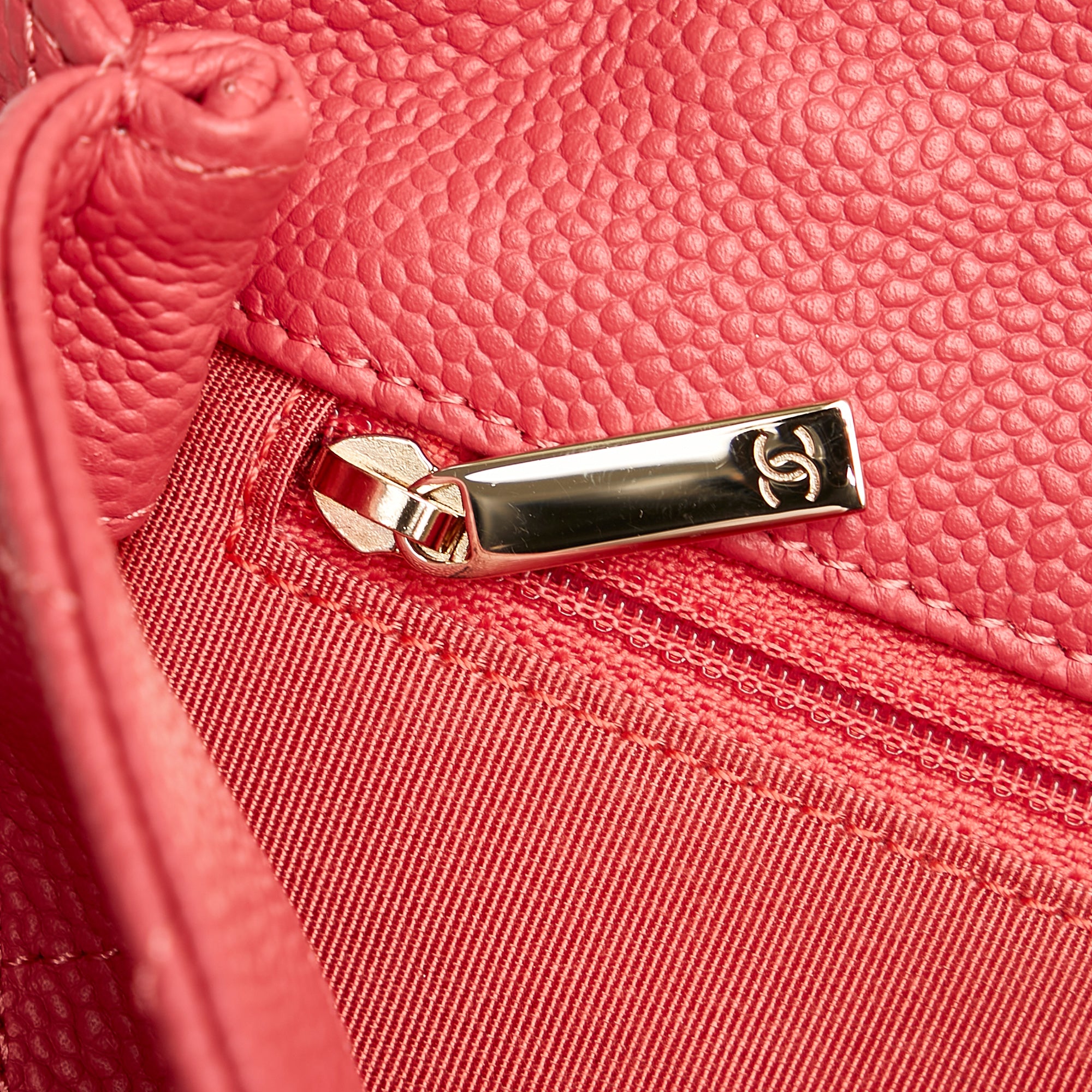 Chanel | Pre-Owned Caviar City Walk | Pink