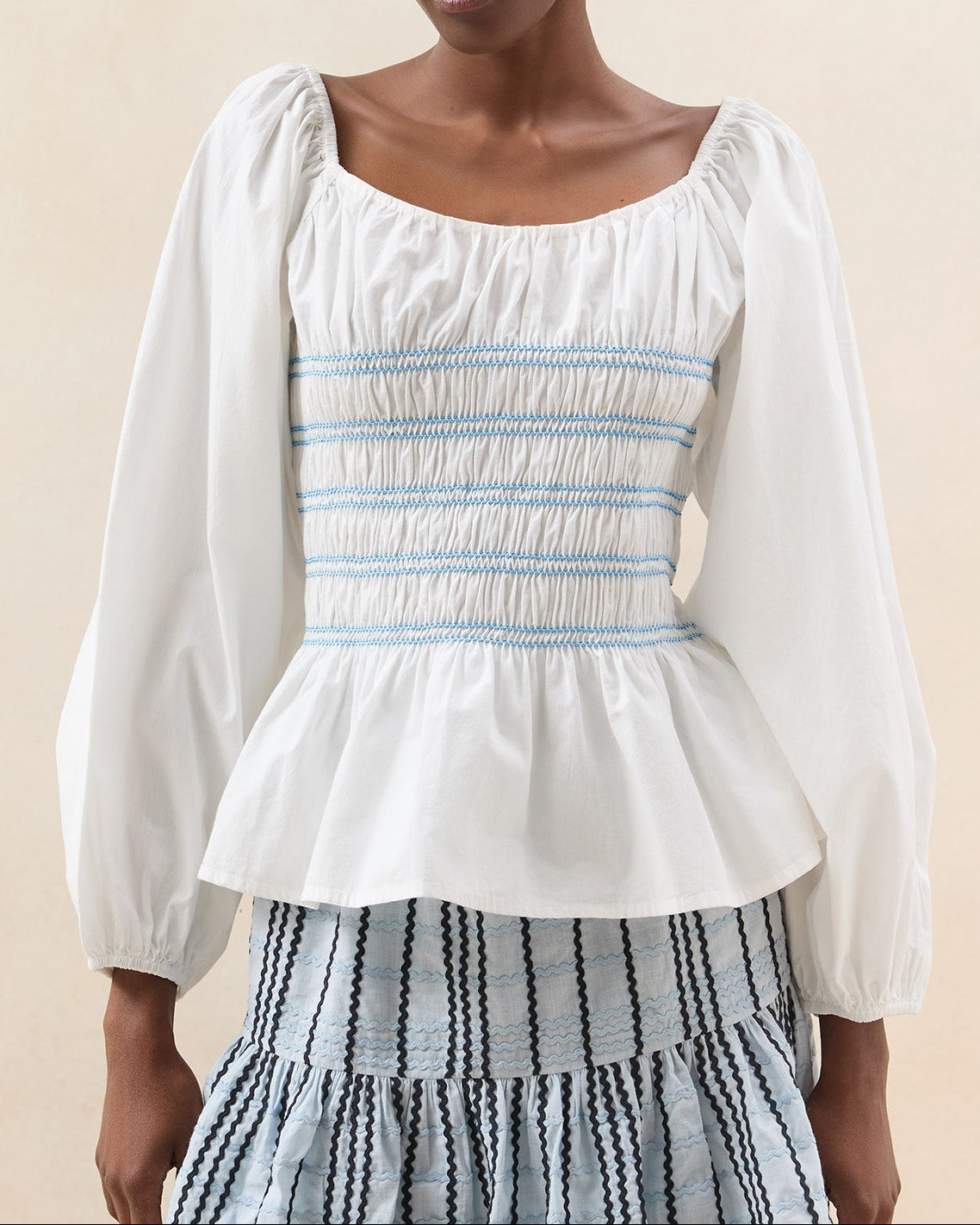 Color: White/Blue