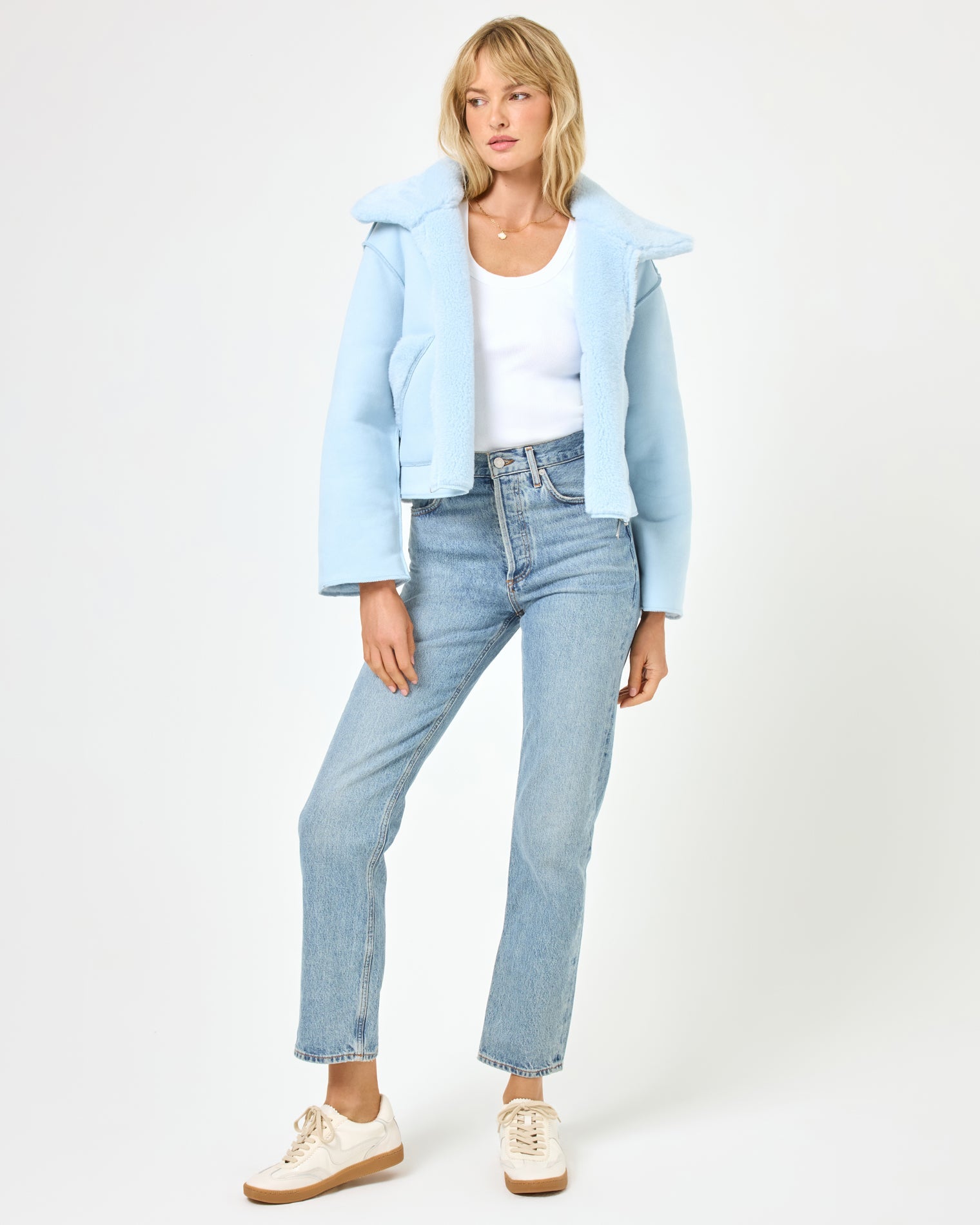 Ice Blue | Model: Lura (size: S) 