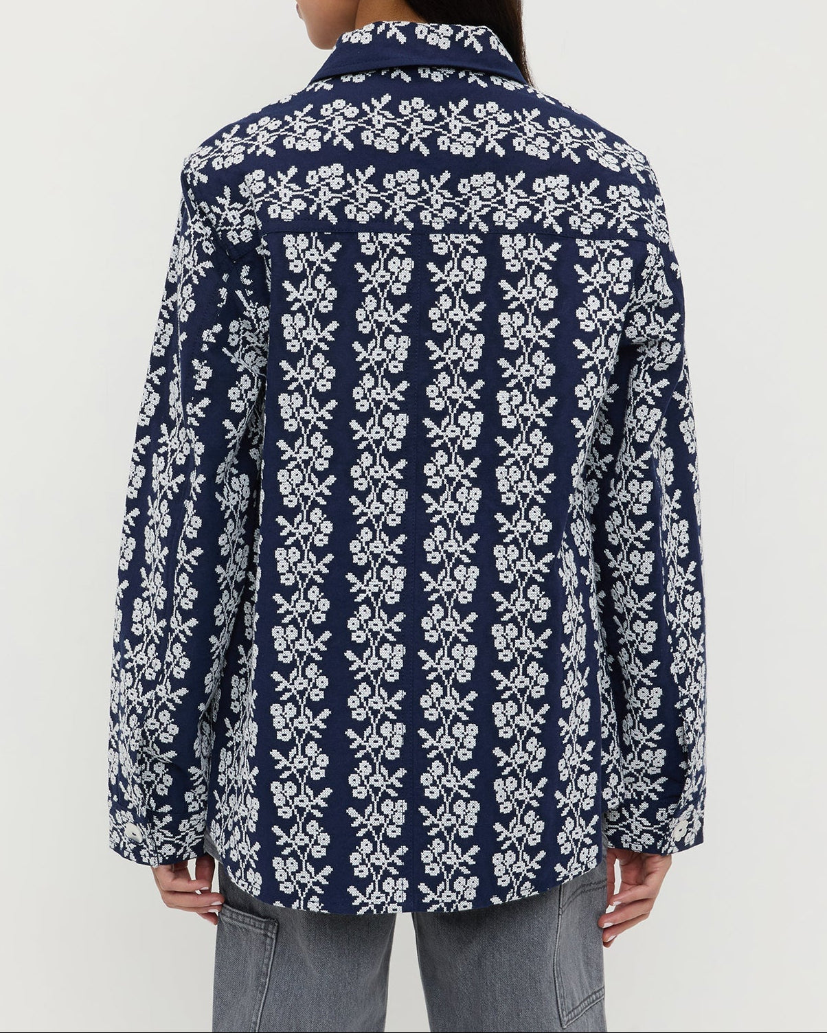 Color: Navy/Cream