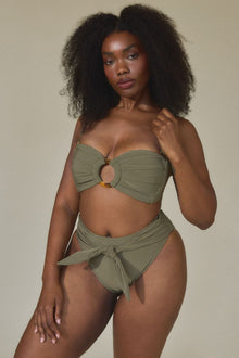 collection_curve-1 collection_curve-bottoms