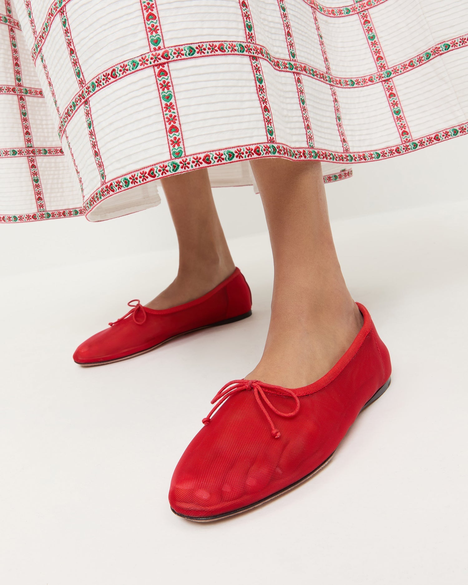 Color: Red
