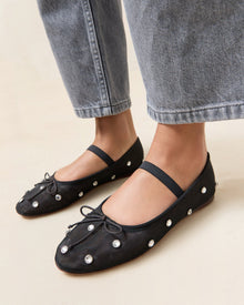 Color: Black/Crystal
