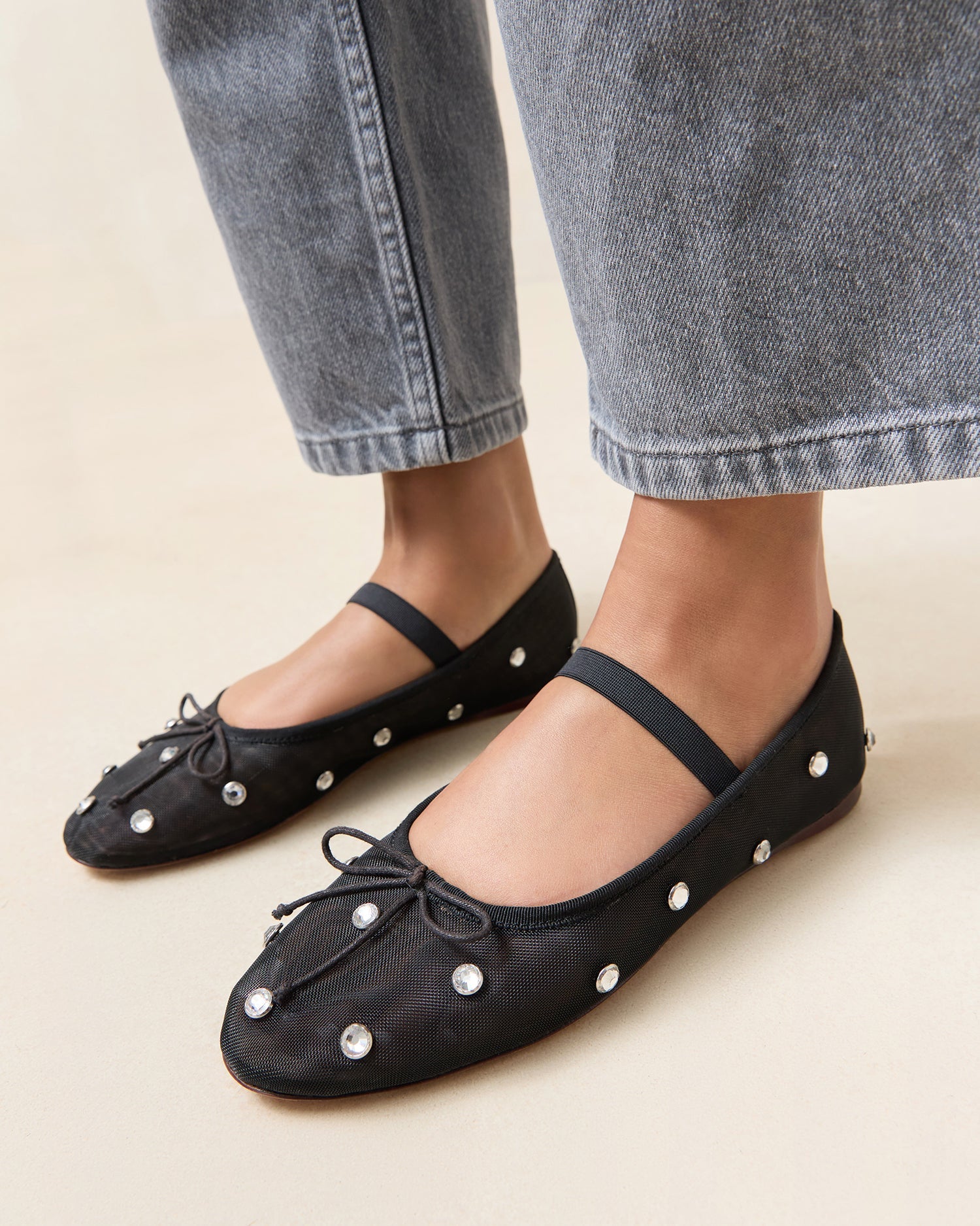 Color: Black/Crystal
