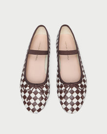 Color: Chocolate/Cream