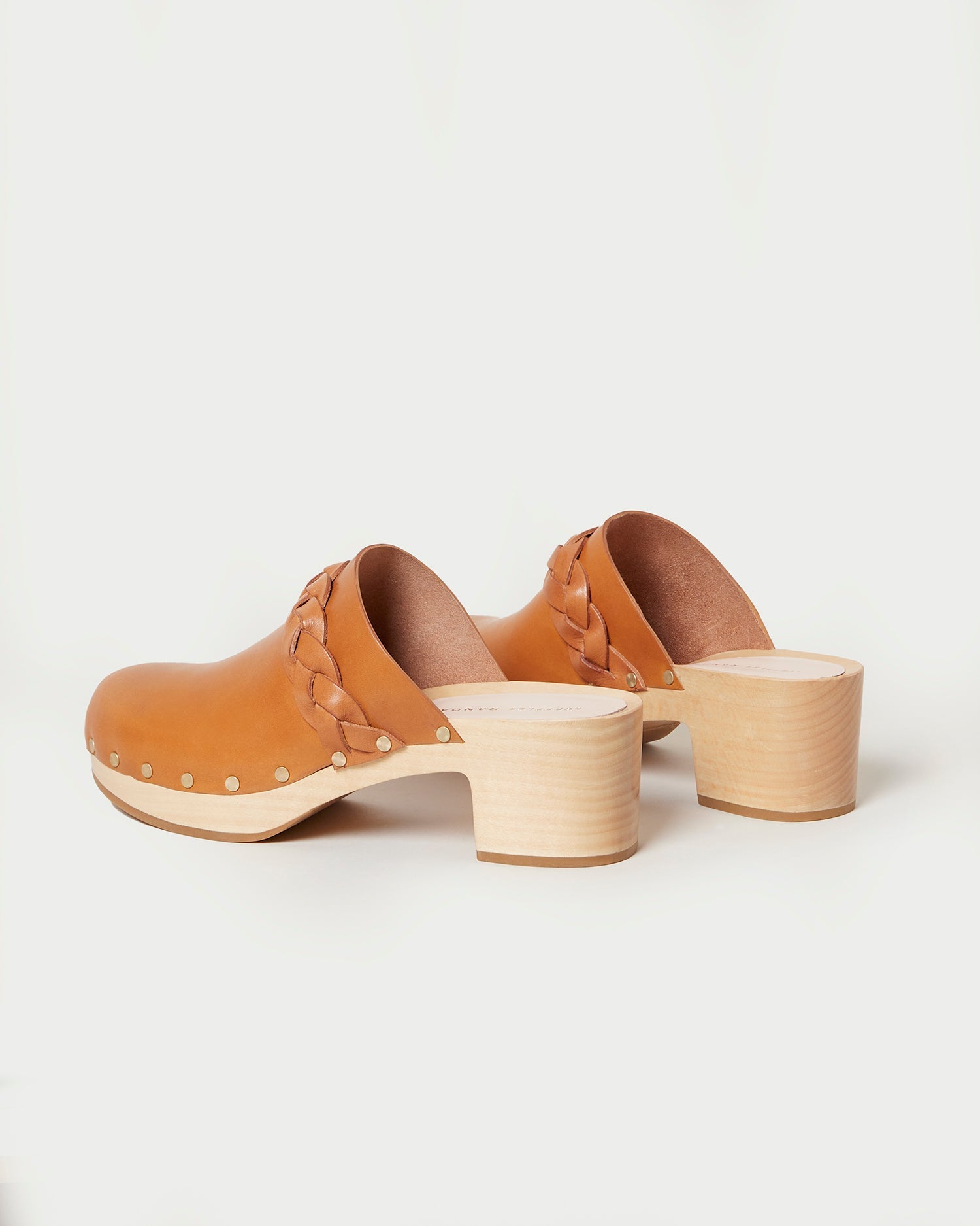 Color: Cognac